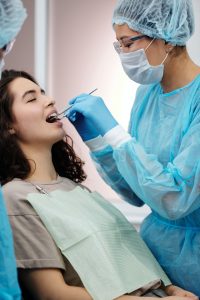 Principales evaluaciones que hace un buen odontólogo antes de decidir por el implante dental en sus pacientes